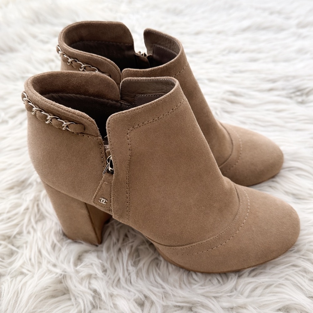 CHANEL Suede Chain Ankle Boots CC Logo Block Heel Booties Size 39